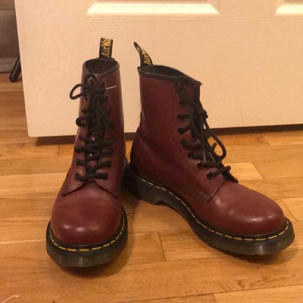 MAROON DR. MARTINS